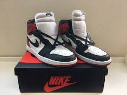 大吉鶴見店はエアジョーダンのスニーカーをお買取り致しました。