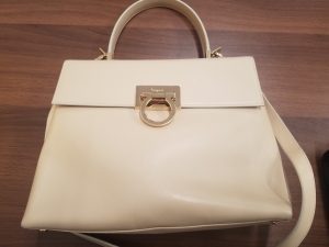 千葉緑区の大吉 あすみが丘ブランニューモール店はFerragamoを高額買取中しております!!