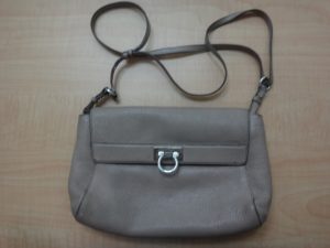 大吉調布店で買取したイブサンローランのブランドバッグ