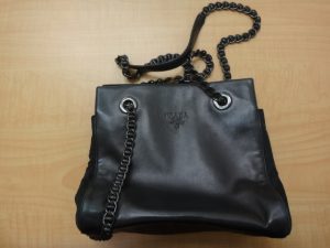 大吉調布店で買取したプラダのブランドバッグ