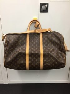 ルイヴィトン Louis Vuitton モノグラム キーポル 55 をお買取りさせていただきましたのでご紹介です。