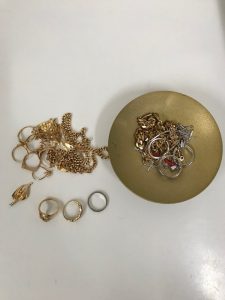 金・プラチナ売るなら松山市の大吉松山久万ノ台店