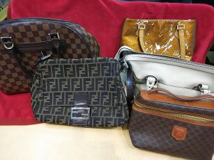 捨て無いで！【ブランドバック👜】は、大吉長崎屋小樽店へ持って来て！来て！！