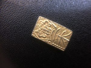 古いお金の買取もしています、三田市の大吉キッピーモール三田店です。