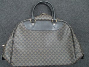 セリーヌの買取もお任せください。三田駅前の大吉キッピーモール三田店です。