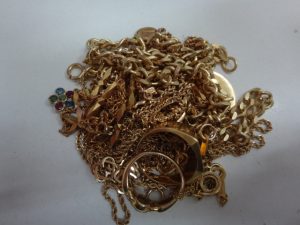 大吉調布店で買取した金のアクセサリーなど