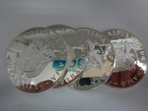 大吉調布店で買取した銀のメダル