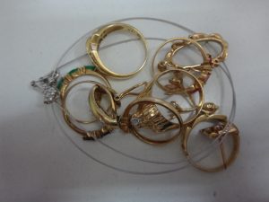 大吉調布店で買取した金のアクセサリー