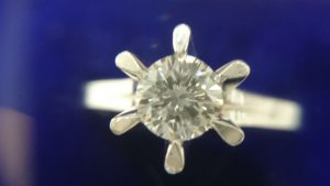 立て爪ダイヤリングをお買取り致しました。買取専門店大吉イオンタウン仙台泉大沢店です。