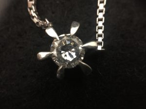 ダイヤモンド付きネックレスを買取させて頂いた大吉バザールタウン篠山店です!