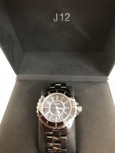 豊岡のお客様より、シャネルの腕時計、J１２を買取いたしました。