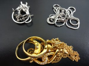 大吉鶴見店は貴金属をお買取りしました。金相場高水準です!