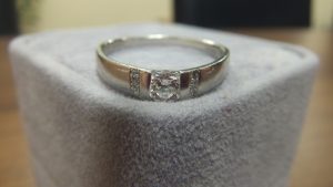 ダイヤモンドリング　買取り　厚木　イオン
