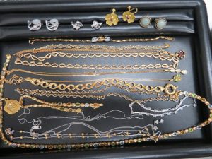 貴金属のネックレス・リングをお買取りさせて頂きました。