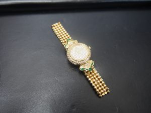K18製の腕時計をお買取り致しました大吉鶴見店です。