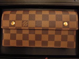 大吉今里店ヴィトン財布