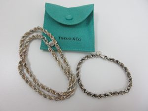 大吉　イオンタウン山梨中央店でブランドアクセサリー買取してます！