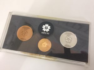 記念メダルも買取しています!三田駅前の大吉キッピーモール三田店です。