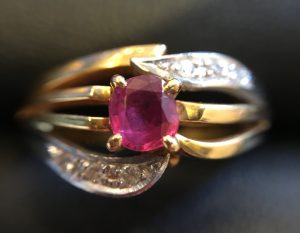 池田店でも日ごろお世話になっているお客様にプレゼントとまでは  いけないのですが、特別にクリスマス査定をさせて頂きますよ。  この機会に是非お越し下さい。大吉池田店は高価買取！