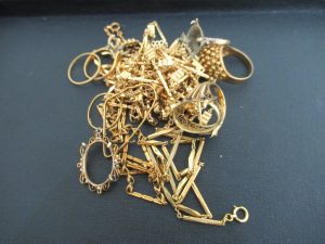 貴金属を売るなら大吉松山銀天街店に是非お持ち下さい!