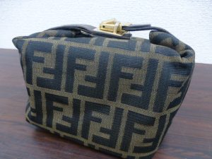 買取 延岡 フェンディ