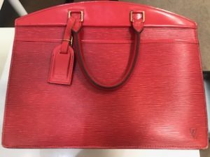 ルイ・ヴィトン エピのバッグを売るならアルプラザ堅田店へお持込下さい(^O^)/