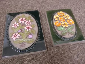 ジイ・ガントフタ　陶器　飾り板