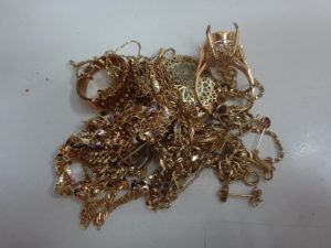 大吉調布店で買取した金のアクセサリー