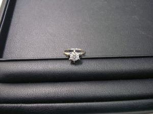 立爪のダイヤモンドの指輪をお買取り致しました大吉大船店です。