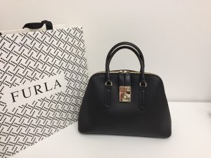 ブランドバックも高価買取。大吉 岩見沢店へお持ち下さい。