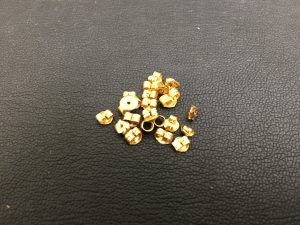 捨ててませんか？　片方ピアスやキャッチ見つけたら、大吉　イオン岩見沢店へ