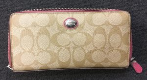 COACHもお買取りさせて頂きますよ!買取専門店大吉池田店です。