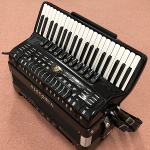 大吉 大阪エコールロゼ店では楽器も高価買取致します。