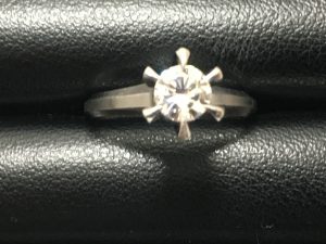 立て爪ダイヤのリングを買取させて頂いた、神戸駅近くにある大吉デュオこうべ店です!