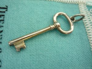 ティファニー,売る,大分駅