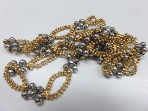 金のネックレス