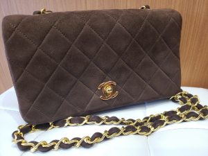 CHANEL ラムスキン マトラッセ WフラップWチェーンお買取り致します。