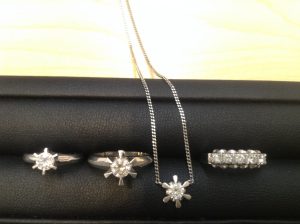 金、宝石、ジュエリーを高く売るなら大津市の買取専門店大吉イオンスタイル大津京店へ(*´▽`*)