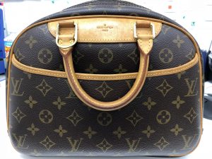 LV モノグラム ドーヴィル ハンドバッグ M47270