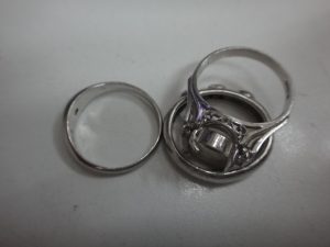 大吉調布店で買取したプラチナのアクセサリー