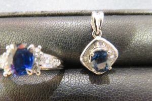 数々のジュエリー のお買取です。