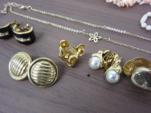 大吉本八幡店、メッキアクセサリーもお買取り致します！