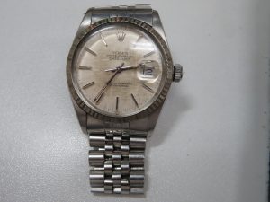本日はロレックスデイトジャストをお買取りさせて頂きました。