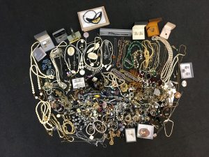 貴金属かわからないアクセサリー