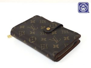 LOUIS VUITTON ポルトパピエ・ジップ 大吉 秦野