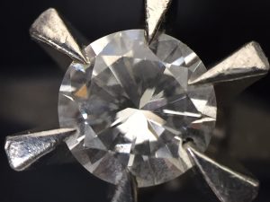 ダイヤモンドの買取はお任せください!大吉イオンタウンユーカリが丘店です!