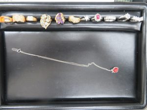 本日は貴金属のリング、ネックレスをお持ち頂きました。