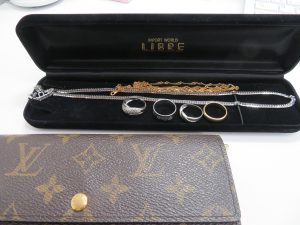 プラチナ・K18 アクセサリー・ブランド財布 お買取りさせて頂きました。
