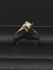 大吉イオンモール新小松店がお客様のダイヤモンドを買取いたします!