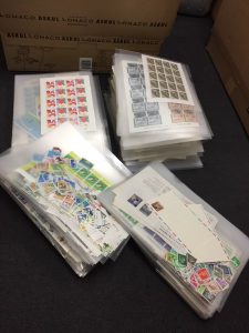 切手数万枚あります(笑) さすがに数えるのに数日かかりました！